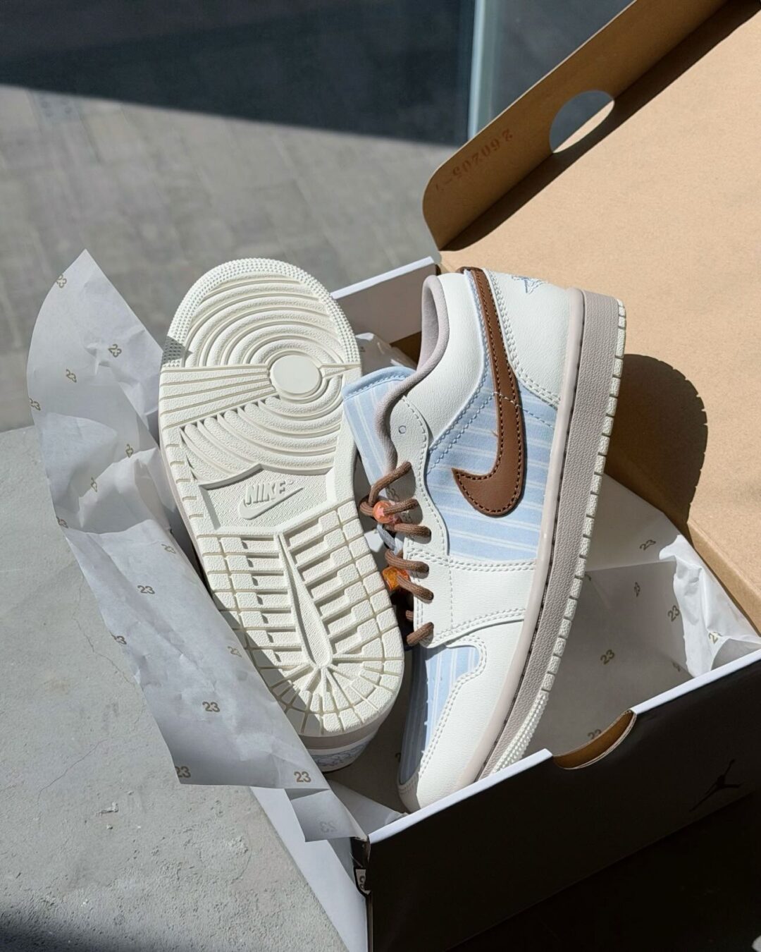 【2026年 発売予定】NIKE AIR JORDAN 1 LOW “Pinstripe” (ナイキ エア ジョーダン ロー “ピンストライプ”) [IR7553-422]