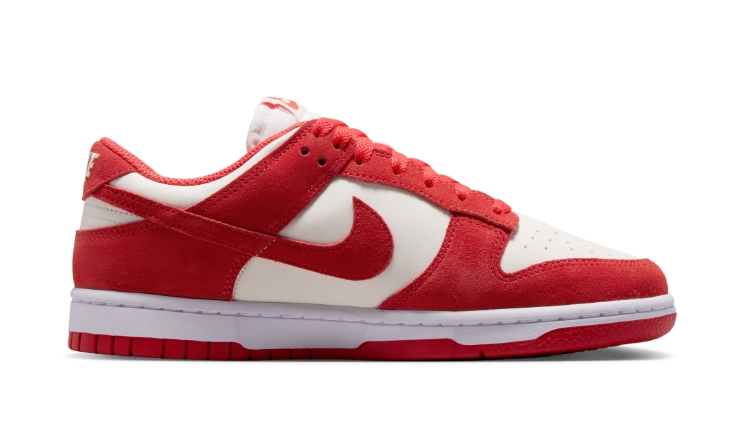 【2026年 5月 発売予定】NIKE DUNK LOW “Sail/Light Crimson” (ナイキ ダンク ロー “セイル/ライトクリムゾン”) [IO4244-103]