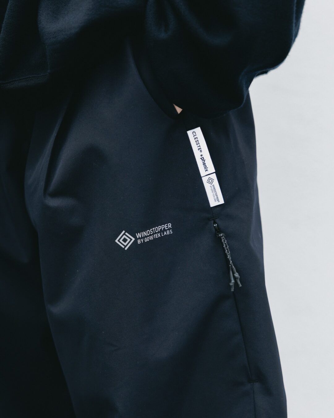 CLESSTE × Plus Phenix 2026 SS 別注 “WINDSTOPPER by GORE-TEX LABS CITY BARREL LEG PANTS”が4/1 発売 (クレスト プラスフェニックス ゴアテックス ウィンドストッパー パンツ)