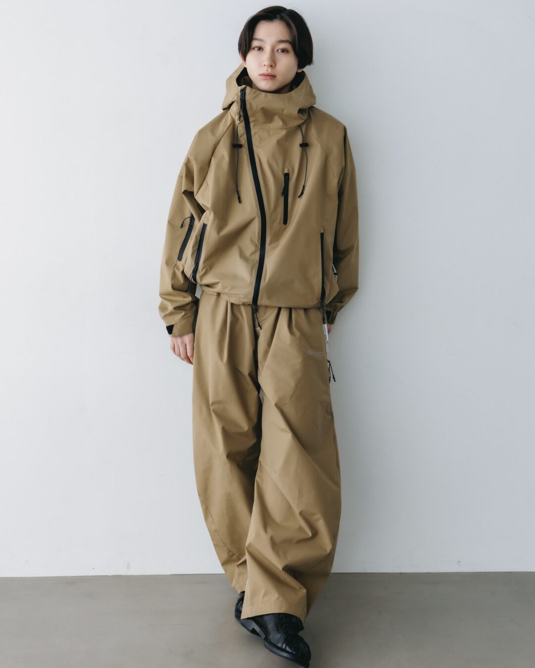 CLESSTE × Plus Phenix 2026 SS 別注 “WINDSTOPPER by GORE-TEX LABS CITY BARREL LEG PANTS”が4/1 発売 (クレスト プラスフェニックス ゴアテックス ウィンドストッパー パンツ)