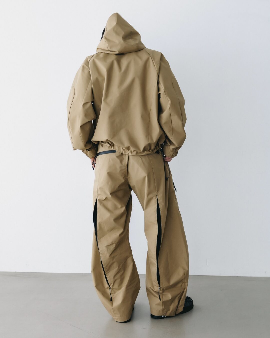 CLESSTE × Plus Phenix 2026 SS 別注 “WINDSTOPPER by GORE-TEX LABS CITY BARREL LEG PANTS”が4/1 発売 (クレスト プラスフェニックス ゴアテックス ウィンドストッパー パンツ)