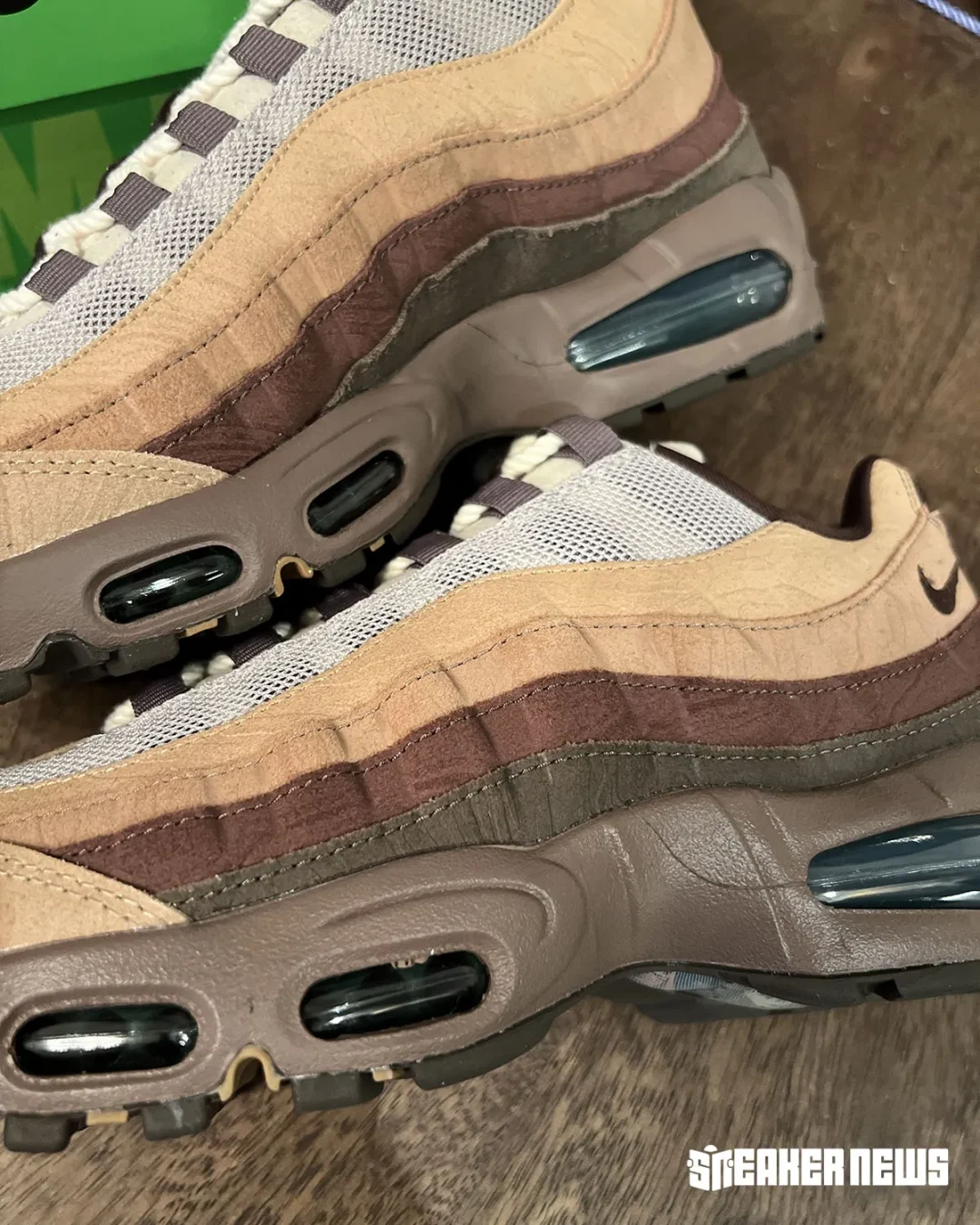 【2026年 3月 発売予定】Division Street x NIKE AIR AMX 95 “Ducks of a Feather/Lumber Yard/The Woods” (ディヴィジョン・ストリート ナイキ エア マックス “ダックス オブ ア ファーザー”) [IQ3988-001/IQ3986-300]