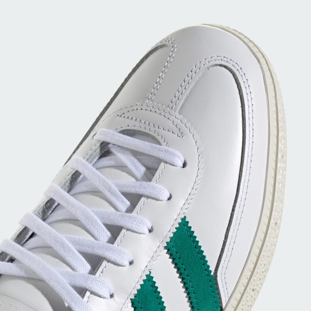 【2026年 4/3 発売】adidas Originals HANDBALL SPEZIAL for UABAN RESERCH DOORS “Cloud White/Equipment Green” (アーバンリサーチ ドアーズ アディダス オリジナルス ハンドボール スペツィアル “ホワイト/グリーン”) [KJ0780]