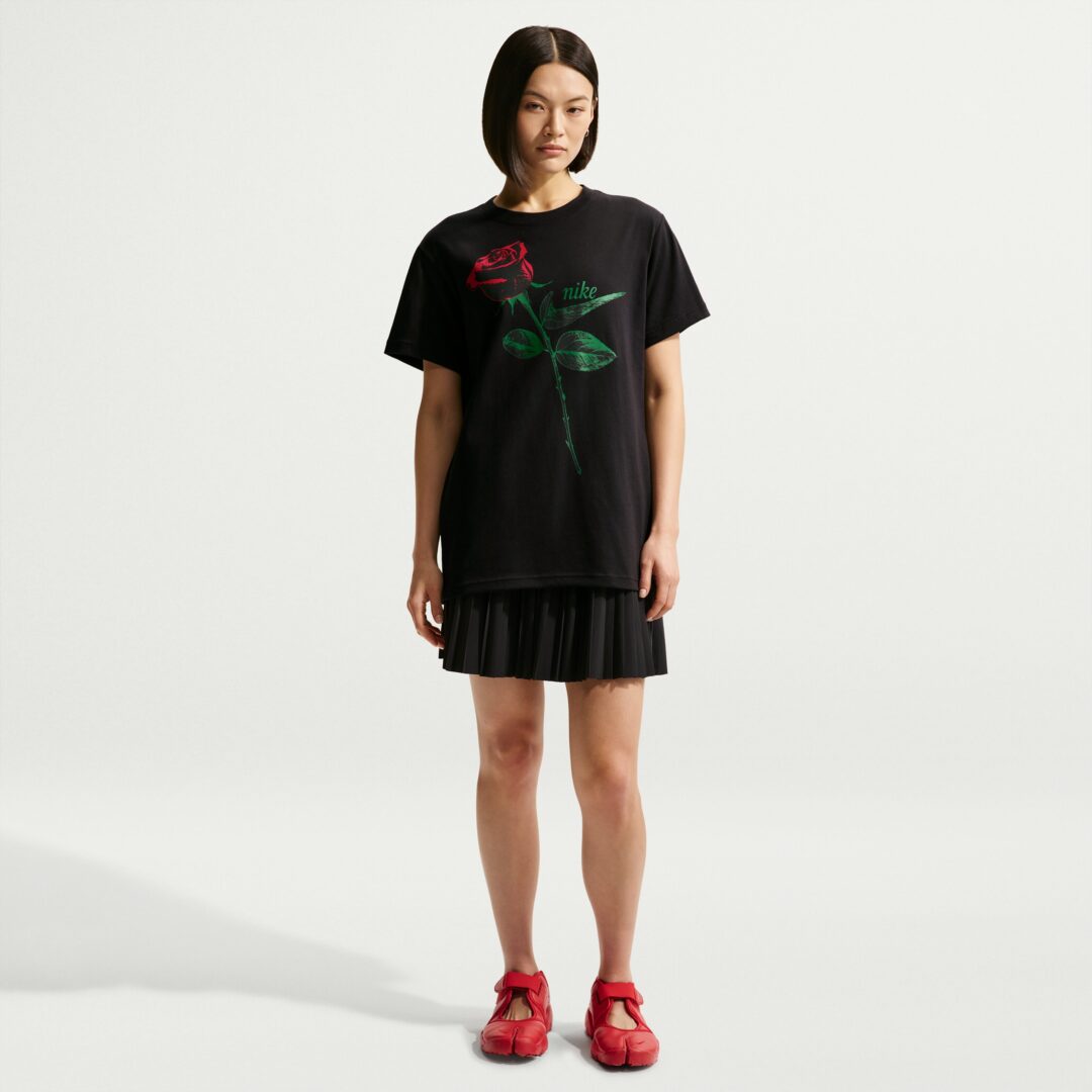 「薔薇」をプリントしたナイキ ウィメンズ オーバーサイズド ショートスリーブ Tシャツが発売 (NIKE NSW W SS Tee) [IR7827-010/IR7827-072]