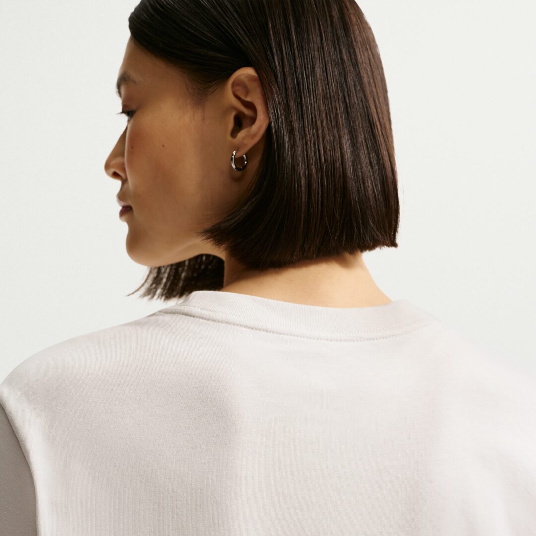 「薔薇」をプリントしたナイキ ウィメンズ オーバーサイズド ショートスリーブ Tシャツが発売 (NIKE NSW W SS Tee) [IR7827-010/IR7827-072]