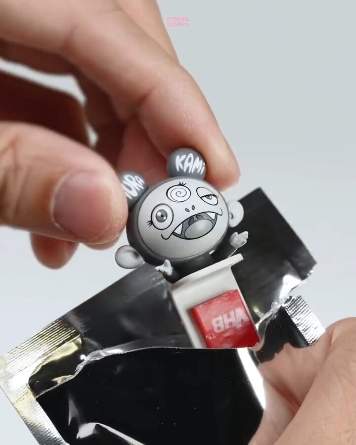 村上隆 × CASETiFY 15周年記念 “FULL BLOOM”が2026年 4/2 発売 (ケースティファイ Takashi Murakami)