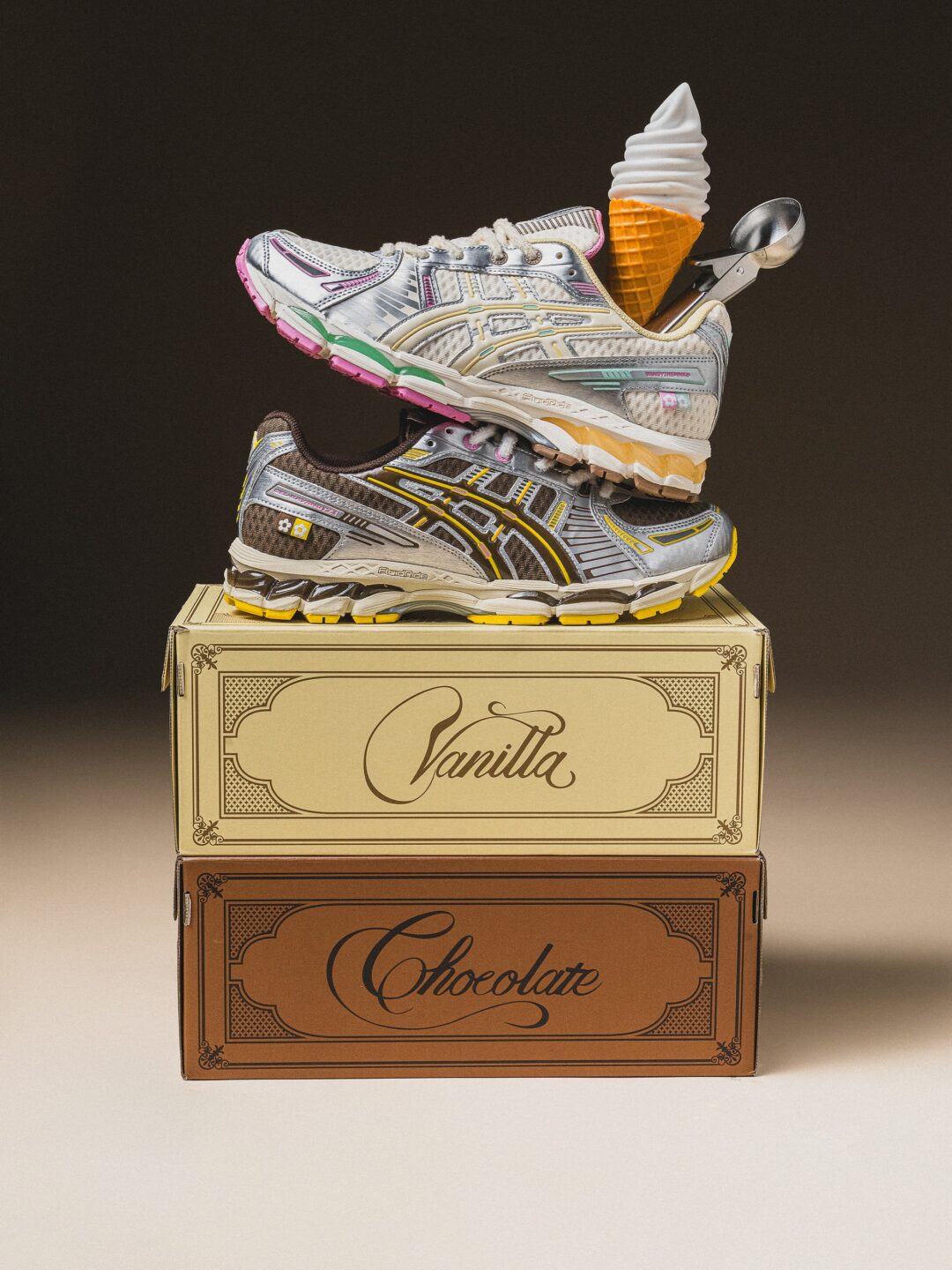 【2026年 7/1 & 8/8 発売予定】VANDY THE PINK × ASICS GEL-KAYANO 12.1 "Antique White" 2026 SS (ヴァンディー・ザ・ピンク アシックス ゲルカヤノ) [1203B302.100]