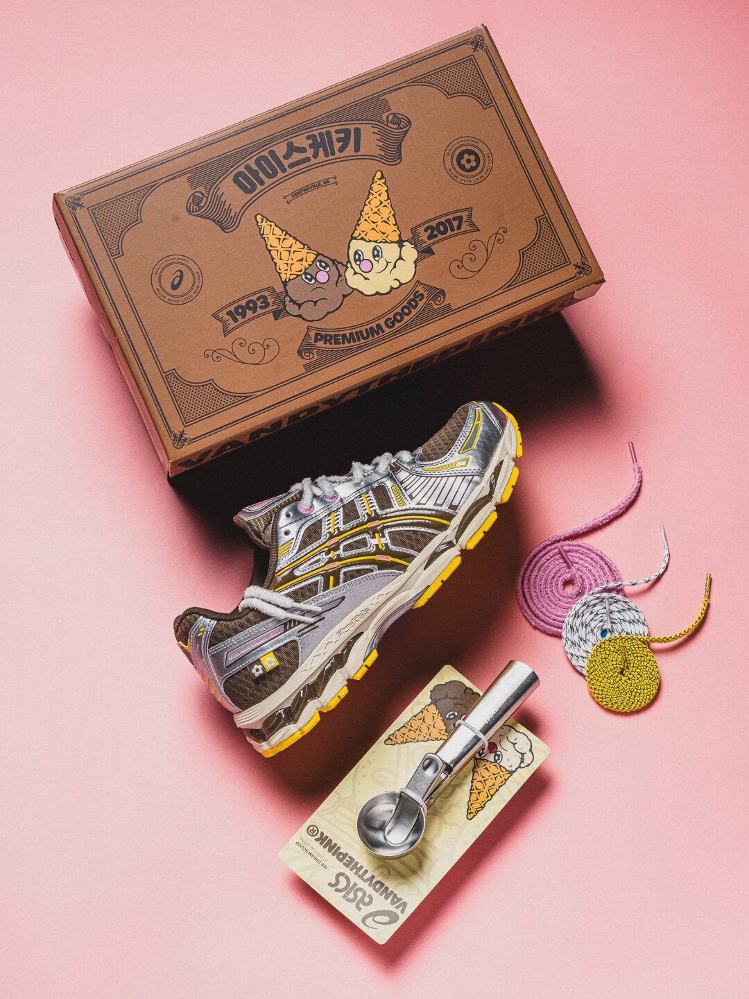 【2026年 国内 8/14 発売】VANDY THE PINK × ASICS GEL-KAYANO 12.1 “Antique White ...