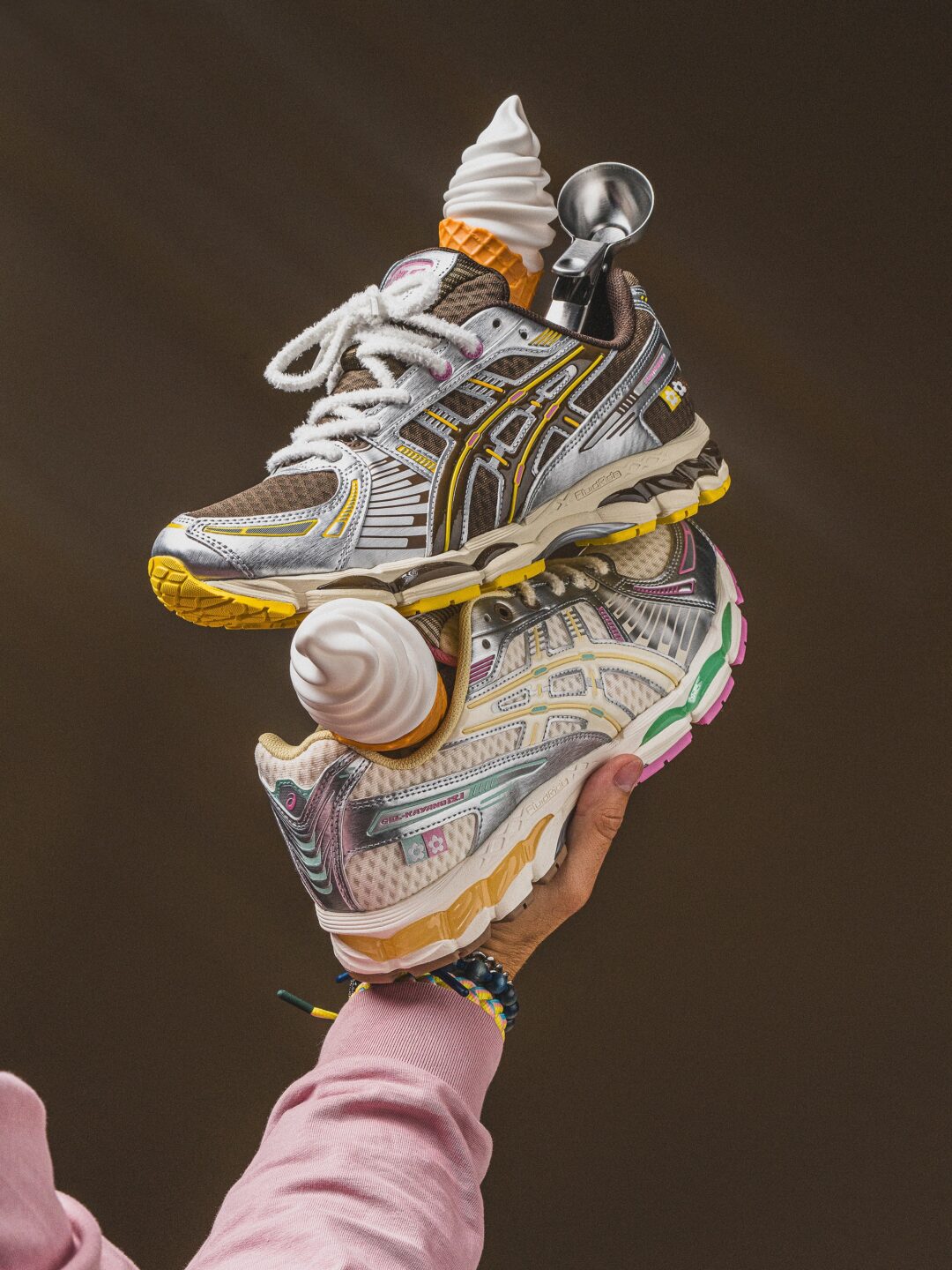 【2026年 国内 8/14 発売】VANDY THE PINK × ASICS GEL-KAYANO 12.1 “Antique White” 2026 SS (ヴァンディー・ザ・ピンク アシックス ゲルカヤノ) [1203B302.100]
