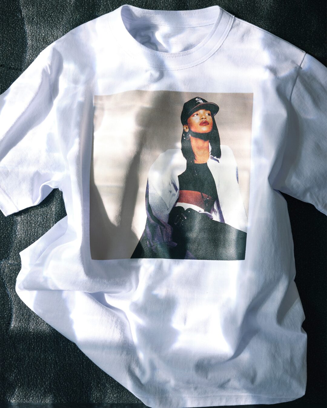 sacai × Aaliyah コラボアイテムが2026年 3/27 発売 (サカイ アリーヤ)