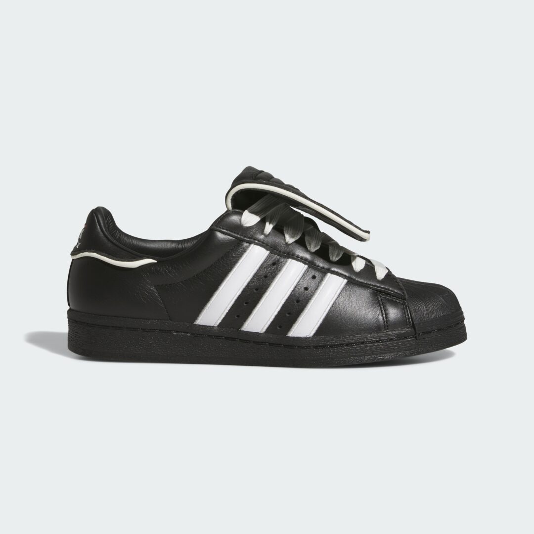 【2026年 3/21 発売】AVIREX × adidas Originals SUPERSTAR 82 “Core Black/Cloud White” (アヴィレックス アディダス オリジナルス スーパースター) [KJ3005]