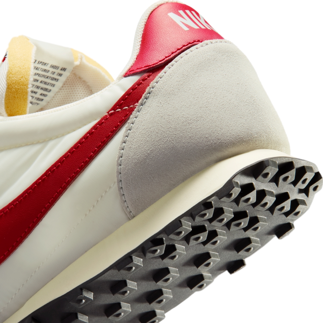 【2026年 3/19 発売】NIKE WAFFLE RACER “Summit White/University Red” (ナイキ ワッフル レーサー “サミットホワイト/ユニバーシティレッド”) [IM8658-102]