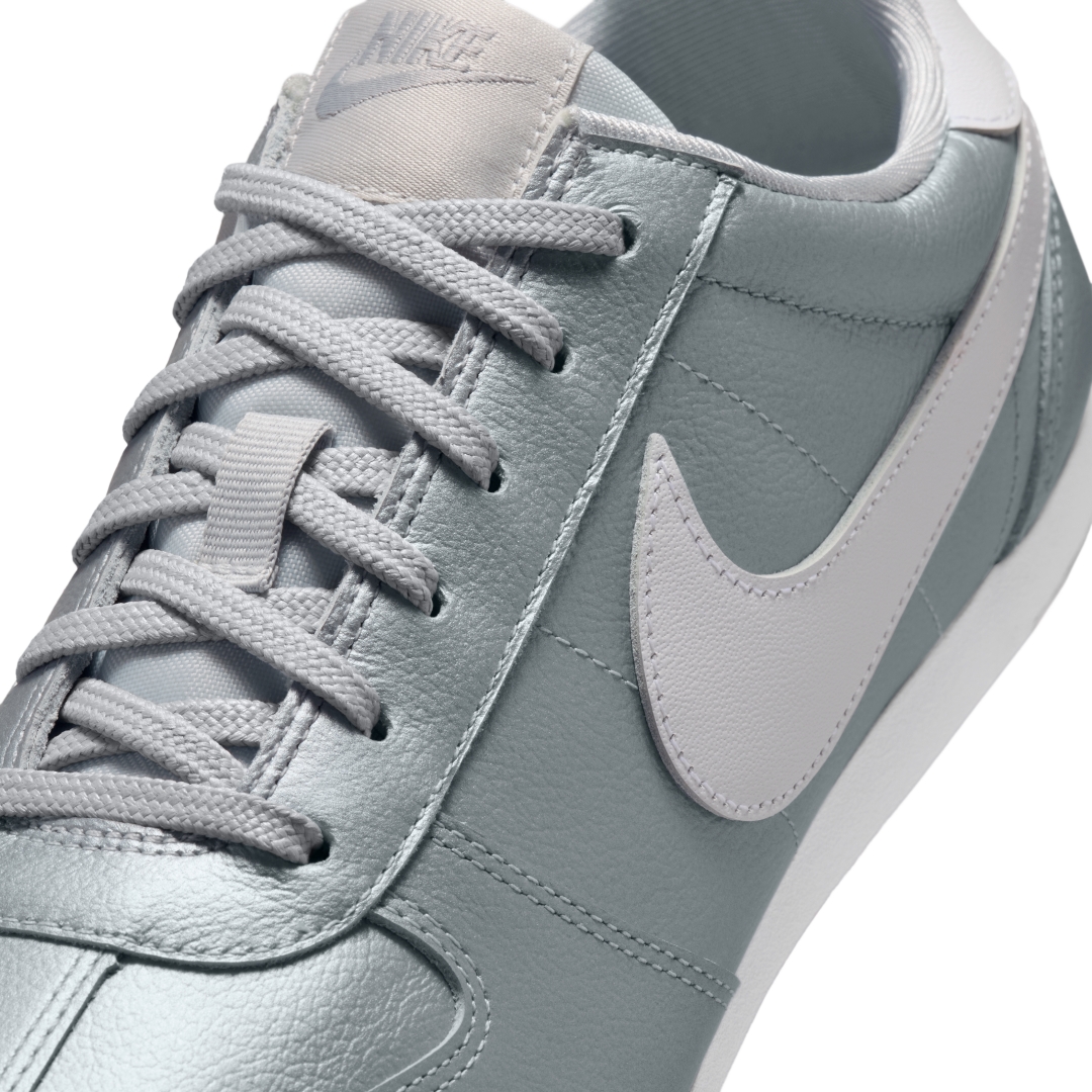 【2026年 4/2 発売】NIKE W SPRINT SISTER “Metallic Silver/Grey Fog” (ナイキ スプリント シスター “メタリックシルバー/グレーフォグ”) [II6984-001]