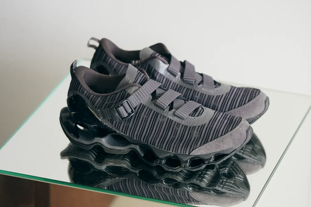 【2026年 4/17 発売】Mizuno WAVE PROPHECY STRAP 2 “Off White/Dark Grey” (ミズノ ウェーブ プロフェシー ストラップ) [D1GA260301/D1GA260302]