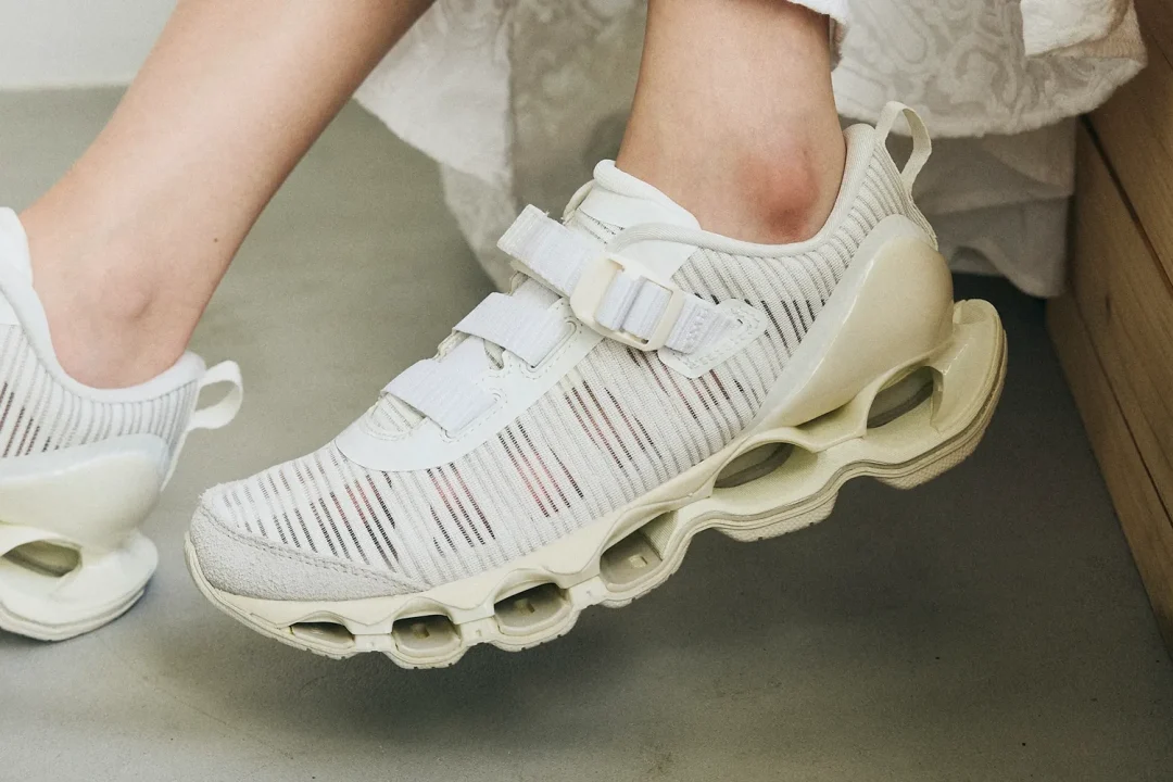 【2026年 4/17 発売】Mizuno WAVE PROPHECY STRAP 2 “Off White/Dark Grey” (ミズノ ウェーブ プロフェシー ストラップ) [D1GA260301/D1GA260302]