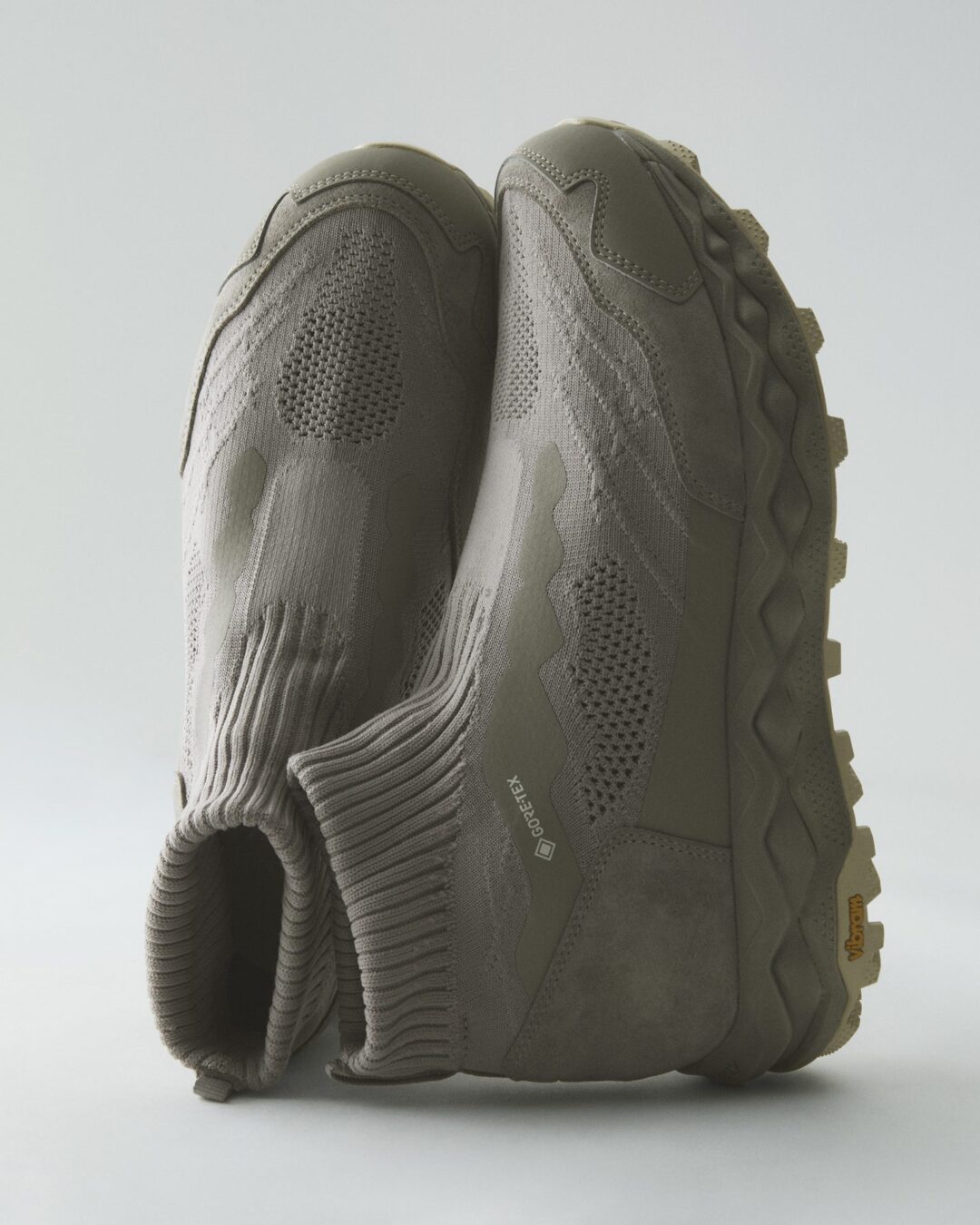 【2026年 4/25 発売】nonnative × Mizuno WAVE MUJIN LS MID GTX “VINTAGE KHAKI” (ノンネイティブ ミズノ ムジン GORE-TEX ゴアテックス “ビンテージカーキ”) [D1GD261501]