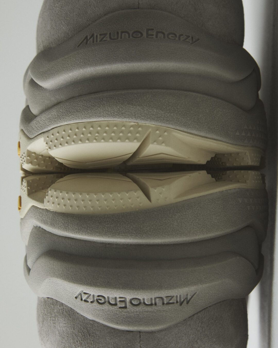 【2026年 4/25 発売】nonnative × Mizuno WAVE MUJIN LS MID GTX “VINTAGE KHAKI” (ノンネイティブ ミズノ ムジン GORE-TEX ゴアテックス “ビンテージカーキ”) [D1GD261501]