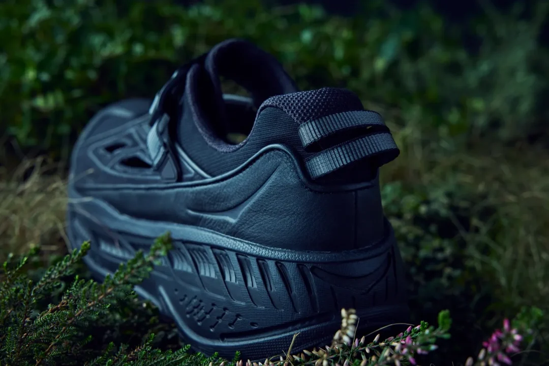 【2026年 4/17 発売】HOKA STINSON BREEZE “Black/Carbon Black” (ホカ スティンソン ブリーズ) [1174450-BBNB]