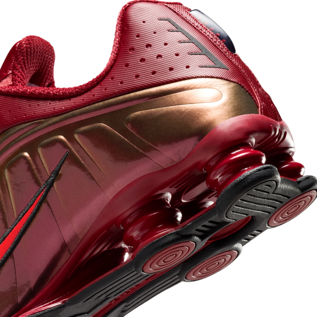 【2026年 発売予定】NIKE SHOX R4 “Iron Man” (ナイキ ショックス “アイアンマン”) [IH4406-600]