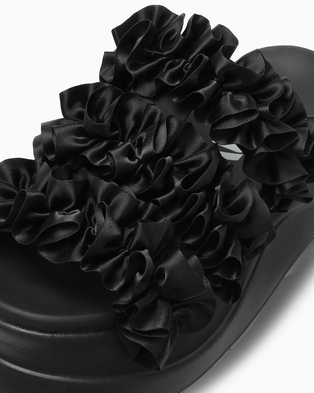 【2026年 4/10 発売】厚底アウトソールが特徴的なCONVERSE CHEWY FR (コンバース チューイー) [33800121]