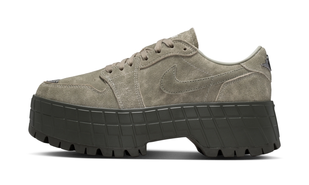 【2026年 4/6 発売】NIKE W AIR JORDAN 1 LOW BROOKLYN “Spruce Fog/Cargo Khaki” (ナイキ エア ジョーダン 1 ロー ブルックリン “スプルースフォグ/カーゴカーキ”) [IR7248-304]