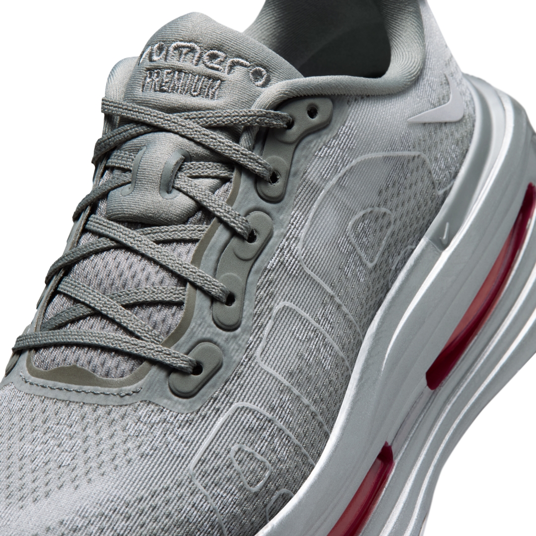 【2026年 5/2 発売】NIKE W VOMERO PREMIUM “Geyser Grey/Metallic Silver” (ナイキ ボメロ プレミアム “カイザーグレー/メタリックシルバー”) [IQ0028-001]