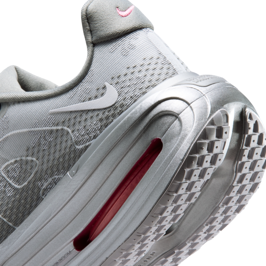 【2026年 5/2 発売】NIKE W VOMERO PREMIUM “Geyser Grey/Metallic Silver” (ナイキ ボメロ プレミアム “カイザーグレー/メタリックシルバー”) [IQ0028-001]