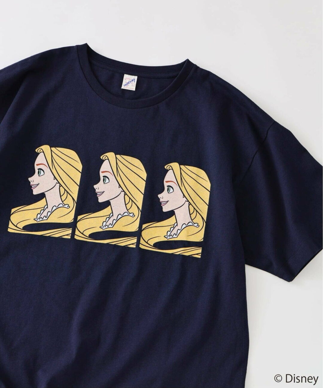 「ディズニープリンセス」たちをモチーフにした JOURNAL STANDARD relume × Disney 別注 “FANTASY A&G INC プリントTシャツ”が2026年 5月中旬 発売 (ジャーナルスタンダード)