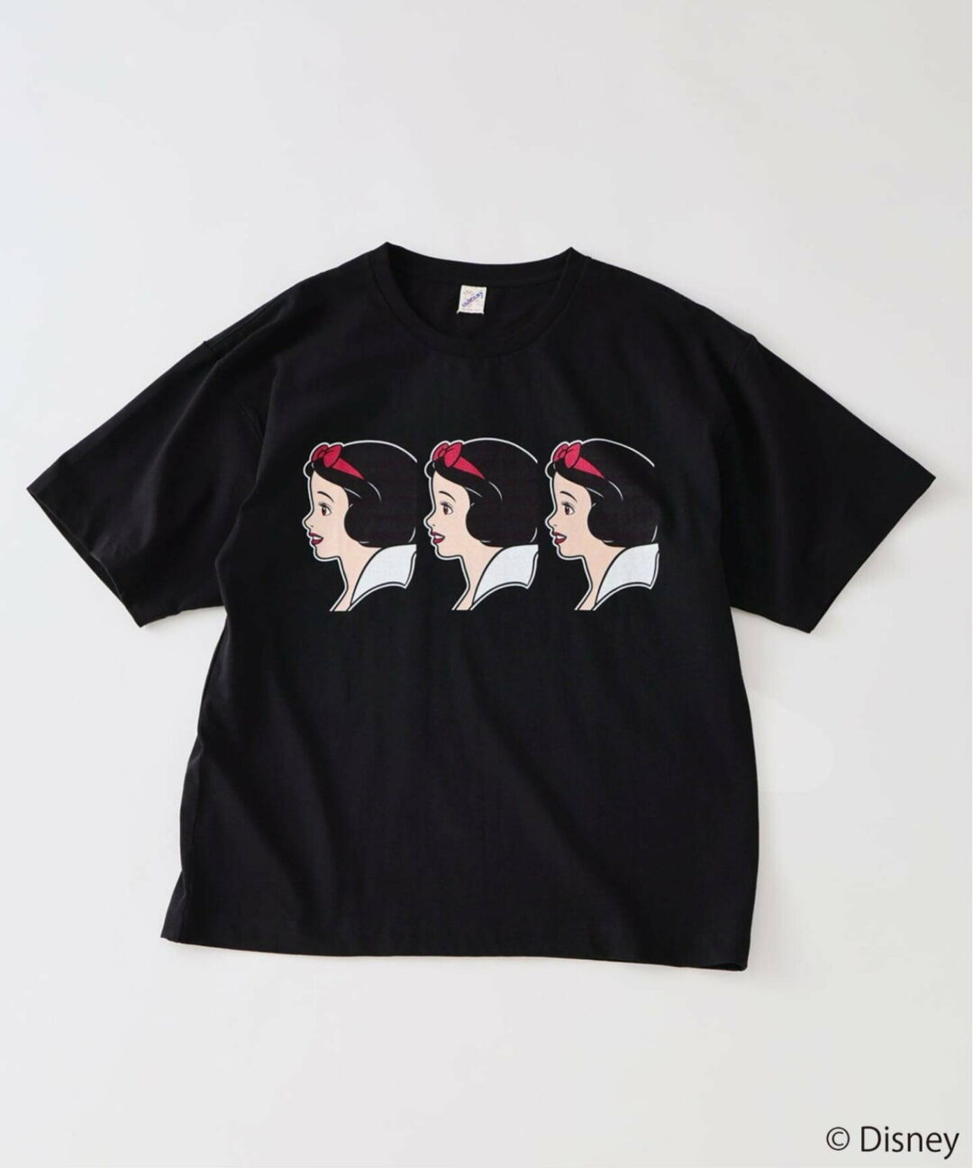 「ディズニープリンセス」たちをモチーフにした JOURNAL STANDARD relume × Disney 別注 “FANTASY A&G INC プリントTシャツ”が2026年 5月中旬 発売 (ジャーナルスタンダード)