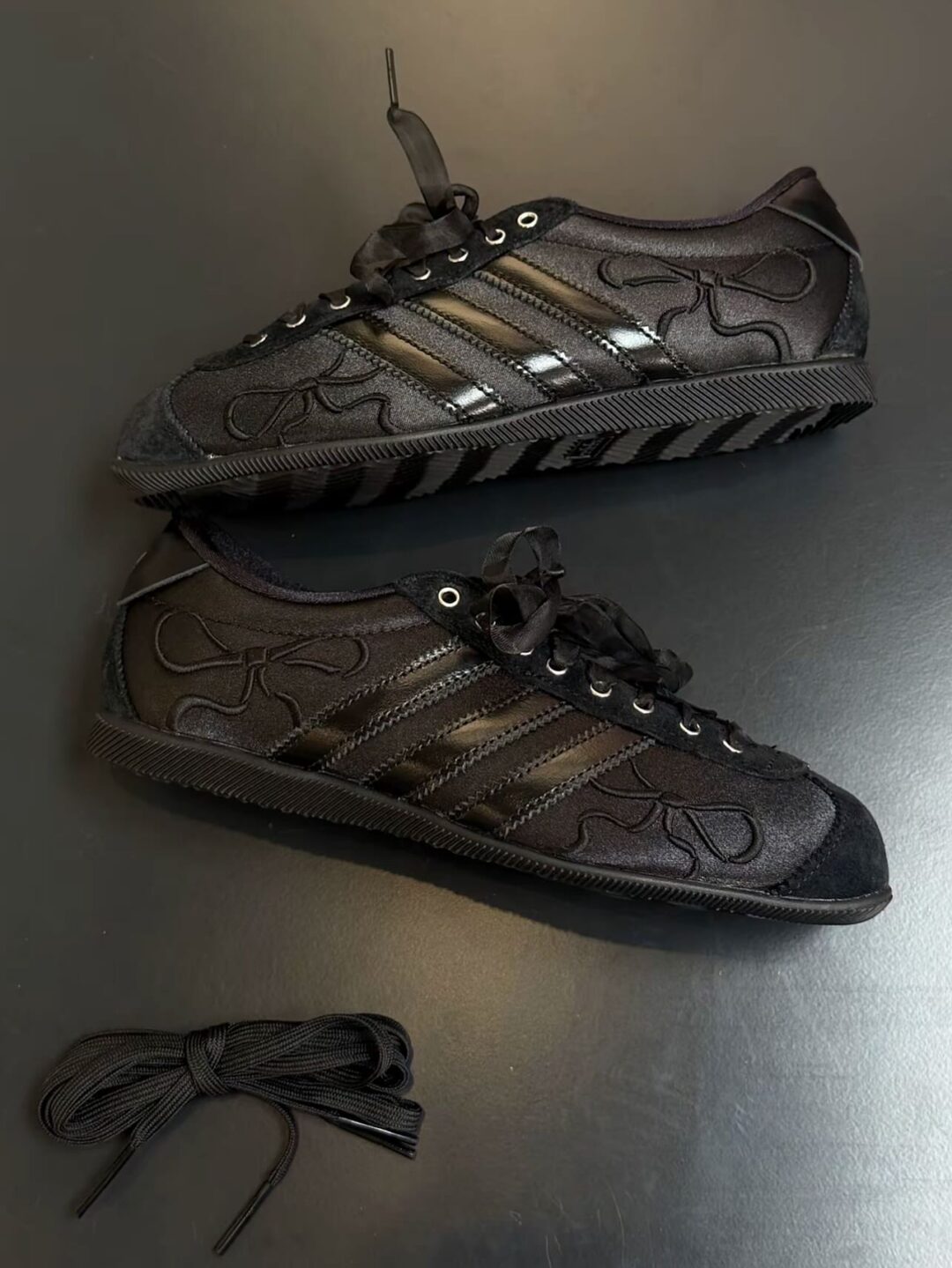 【2026年 発売予定】adidas Originals ANFU STAIN "Black/White" (アディダス オリジナルス 安福 サテン)