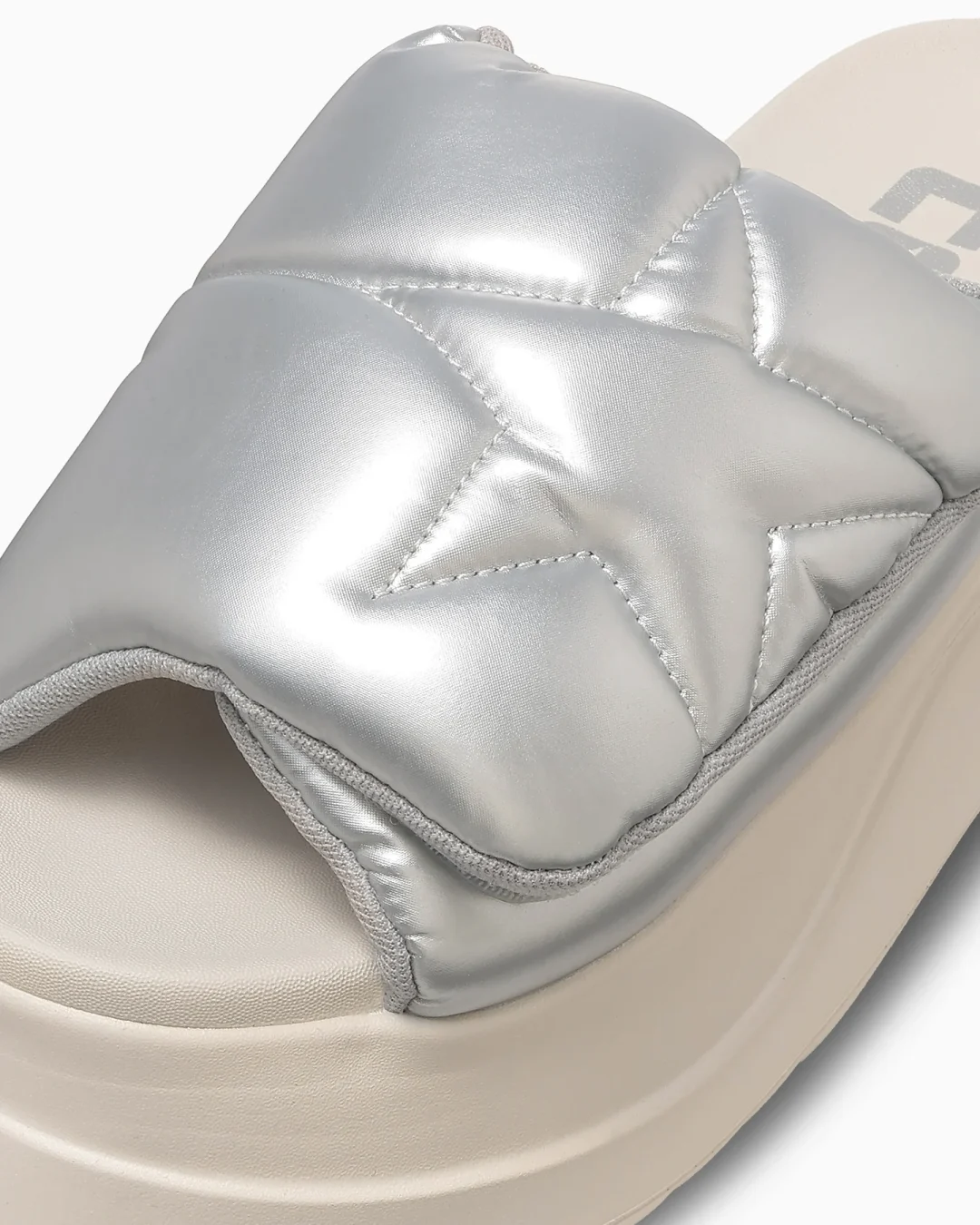 【2026年 4/10 発売】パフ感のある素材を採用したCONVERSE CHEWY PS MT (コンバース チューイー) [33800110/33800111]