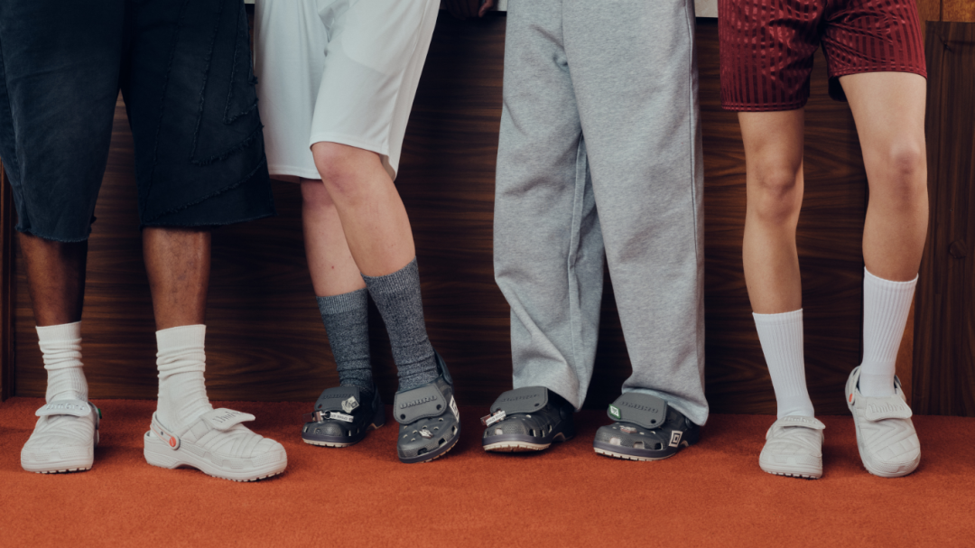 crocs × UMBRO 2026 SS コラボアイテムが5/8 発売 (クロックス アンブロ)
