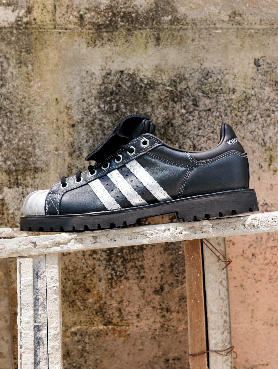 【2026年 4/24 発売予定】Knowwhere Studio × adidas Originals SUPERSTAR “TOUGH FEET, NO DEFEAT” (ノーウェアスタジオ アディダス オリジナルス スーパースター)