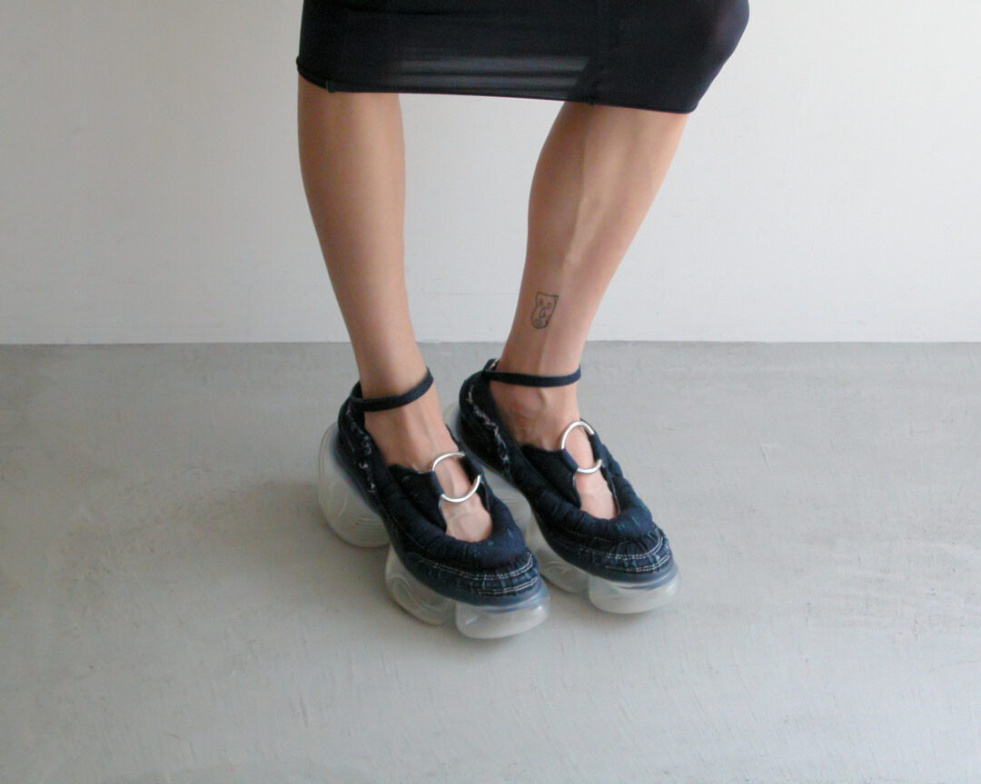 groundsから、高さ9.5cmのヒール内部が空洞の“風船“のような新作「LOOPIE」が2026年 4/25 発売 (グラウンズ ルーピー)