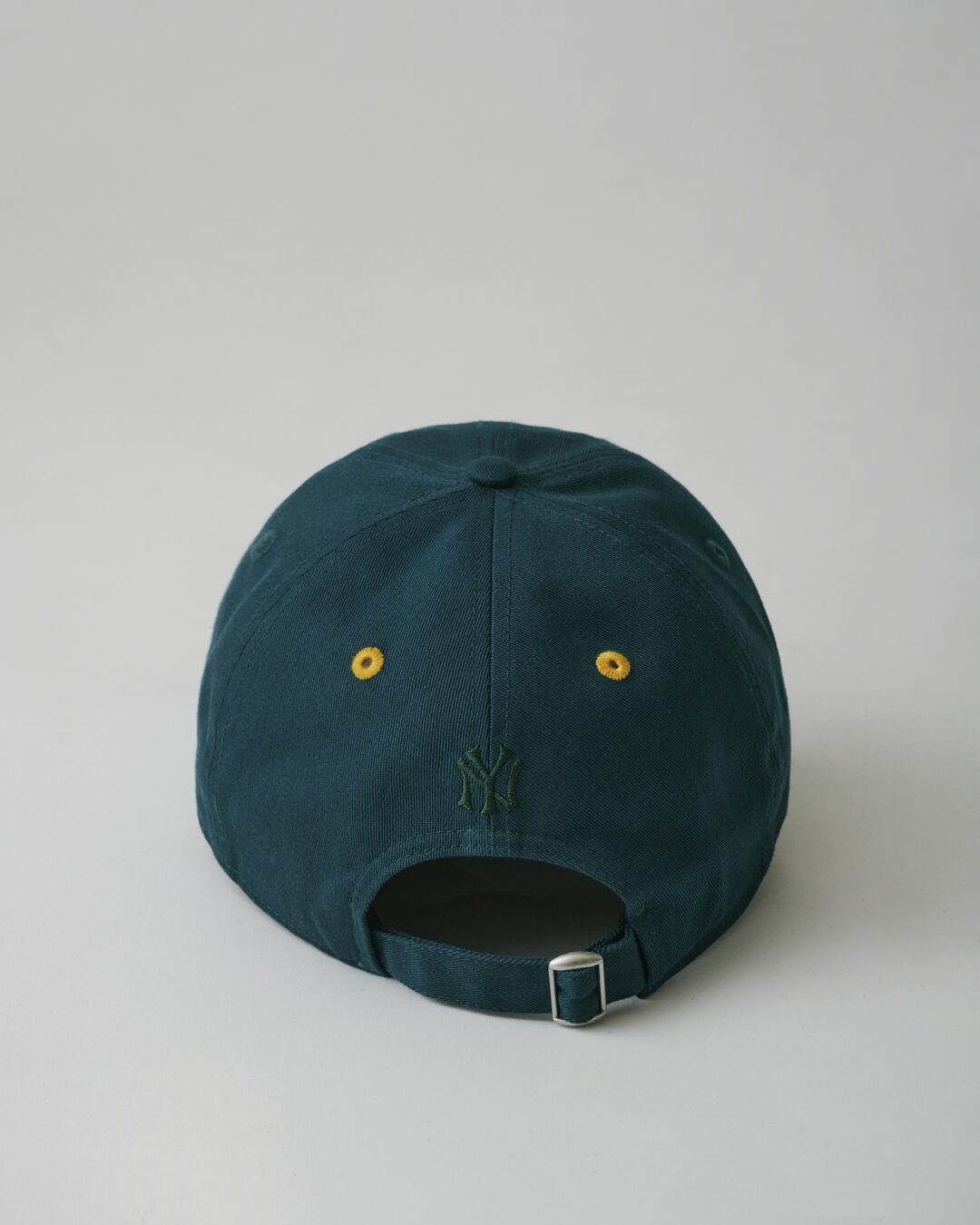 ロゴを反時計回りに25度傾けた New Era for JOURNAL STANDARD & THE STAND FOOL SO GOOD “9TWENTY 25DEG” 2026 SS コラボが4月中旬 発売 (ニューエラ ジャーナルスタンダード)