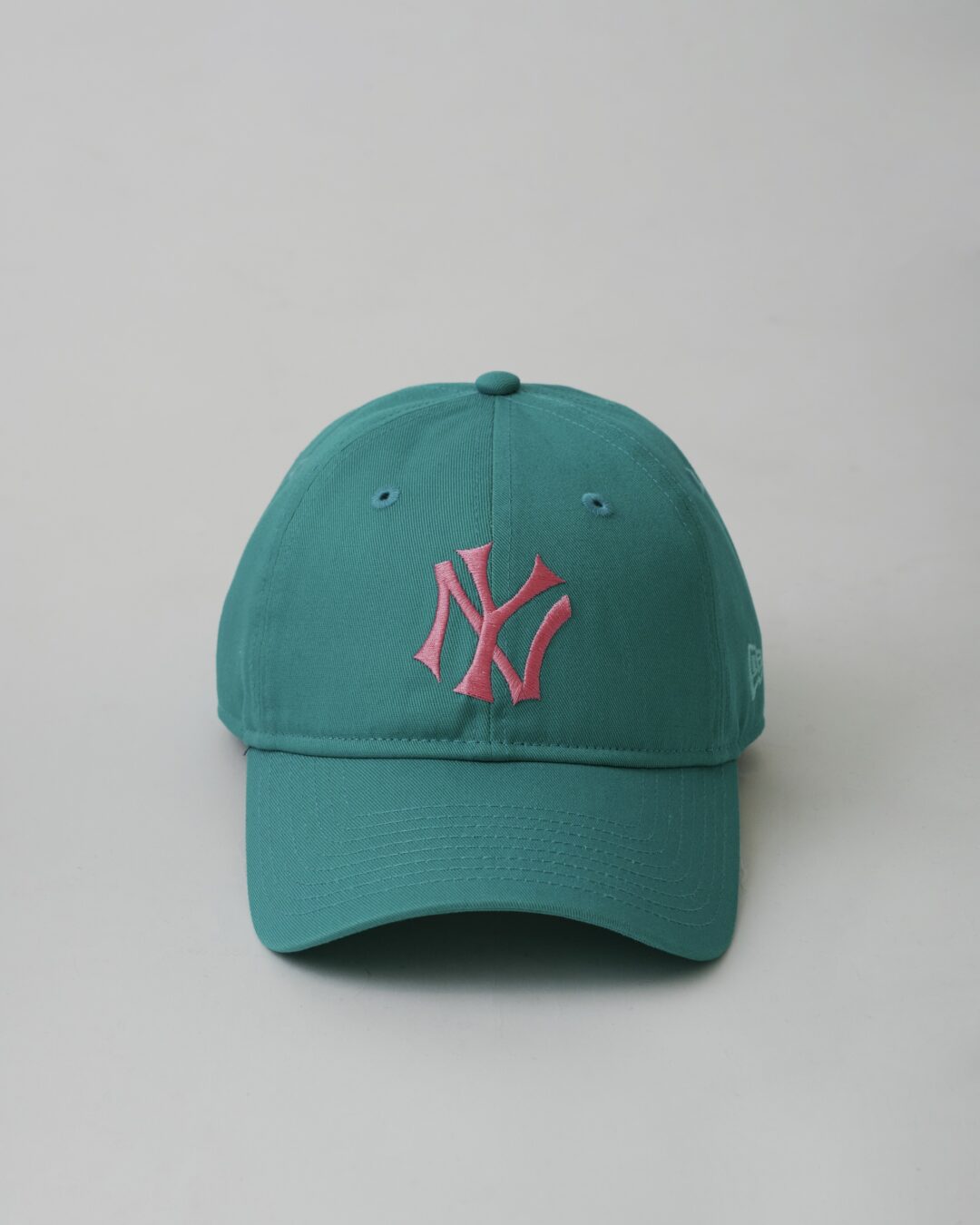 ロゴを反時計回りに25度傾けた New Era for JOURNAL STANDARD & THE STAND FOOL SO GOOD “9TWENTY 25DEG” 2026 SS コラボが4月中旬 発売 (ニューエラ ジャーナルスタンダード)