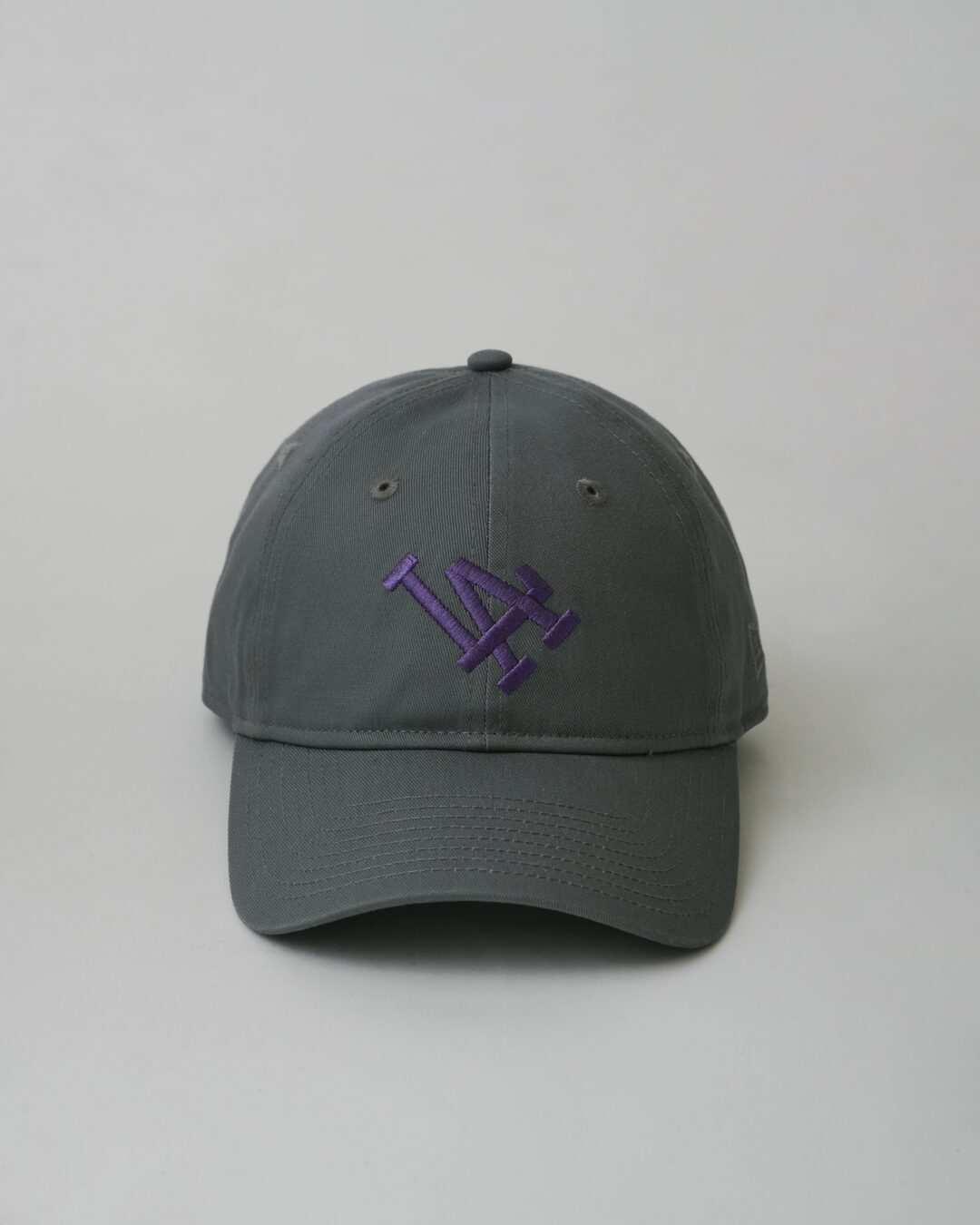 ロゴを反時計回りに25度傾けた New Era for JOURNAL STANDARD & THE STAND FOOL SO GOOD “9TWENTY 25DEG” 2026 SS コラボが4月中旬 発売 (ニューエラ ジャーナルスタンダード)