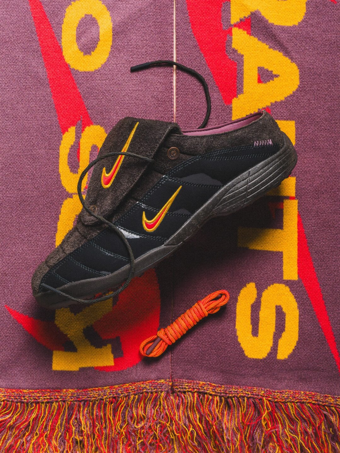 【2026年 5/28 発売】KIDS OF IMMIGRANTS x NIKE T90 Mule “Khaki/Velvet Brown” (ナイキ トータル 90 ミュール) [IH4422-200/IH4422-201]