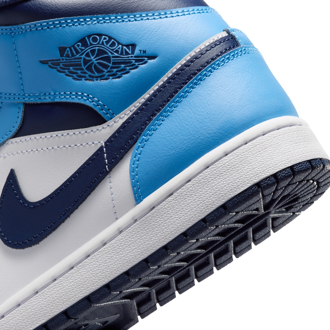 【2026年 4/13 発売】NIKE AIR JORDAN 1 MID “University Blue/White” (ナイキ エア ジョーダン ミッド “ユニバーシティブルー/ホワイト”) [DQ8426-405]