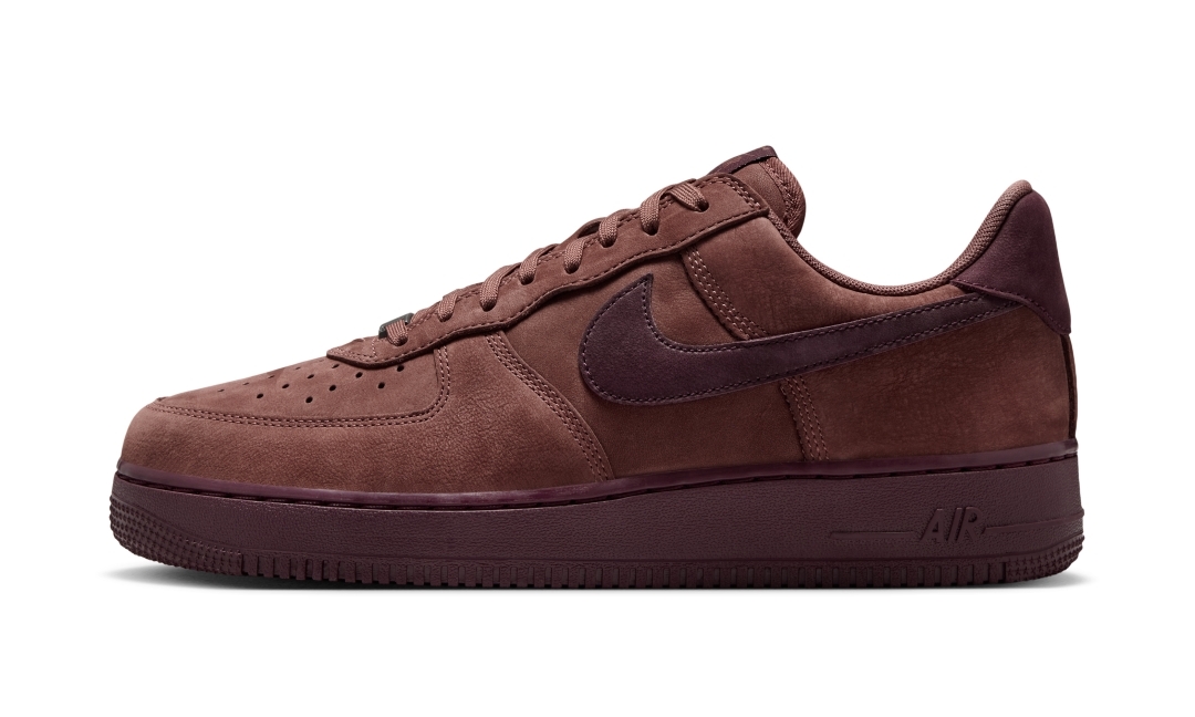 【2026年 発売予定】NIKE AIR FORCE 1 LOW RETRO “Red Sepia/Red Mahogany” (ナイキ エア フォース 1 ロー レトロ “レッドセピア/レッドマホガニー”) [IO9555-201]
