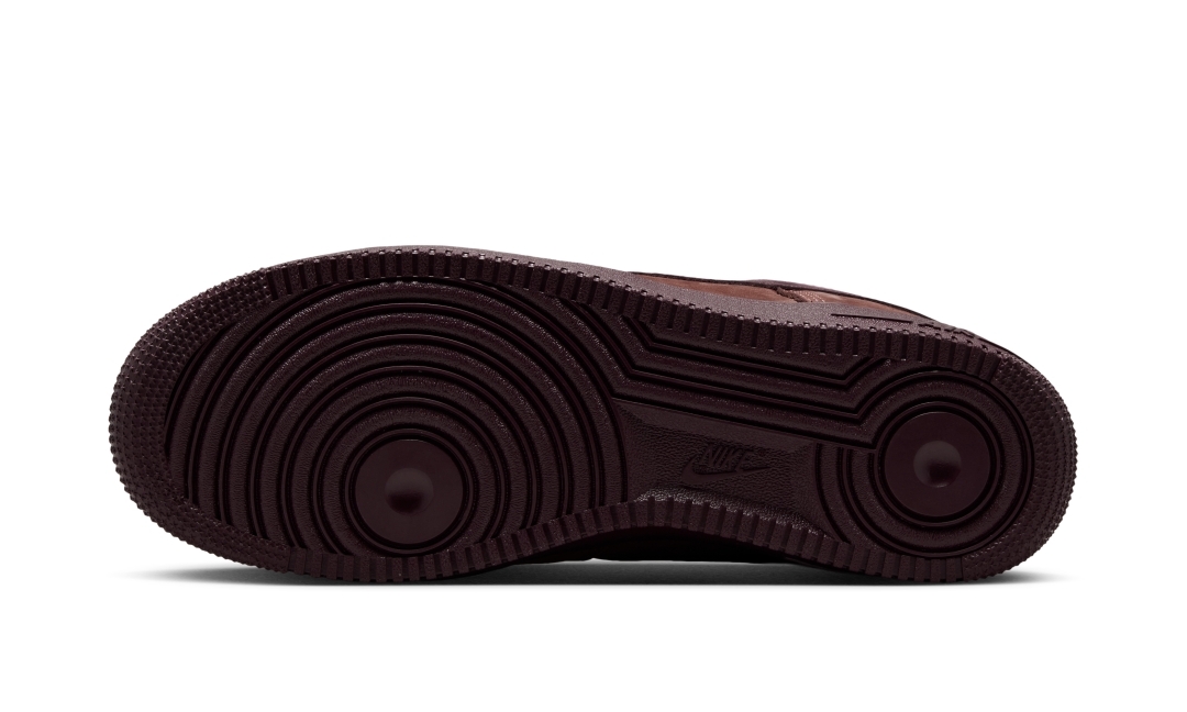 【2026年 発売予定】NIKE AIR FORCE 1 LOW RETRO “Red Sepia/Red Mahogany” (ナイキ エア フォース 1 ロー レトロ “レッドセピア/レッドマホガニー”) [IO9555-201]