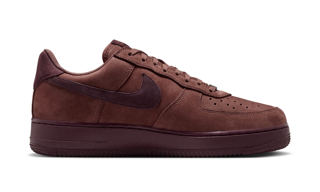 【2026年 発売予定】NIKE AIR FORCE 1 LOW RETRO “Red Sepia/Red Mahogany” (ナイキ エア フォース 1 ロー レトロ “レッドセピア/レッドマホガニー”) [IO9555-201]