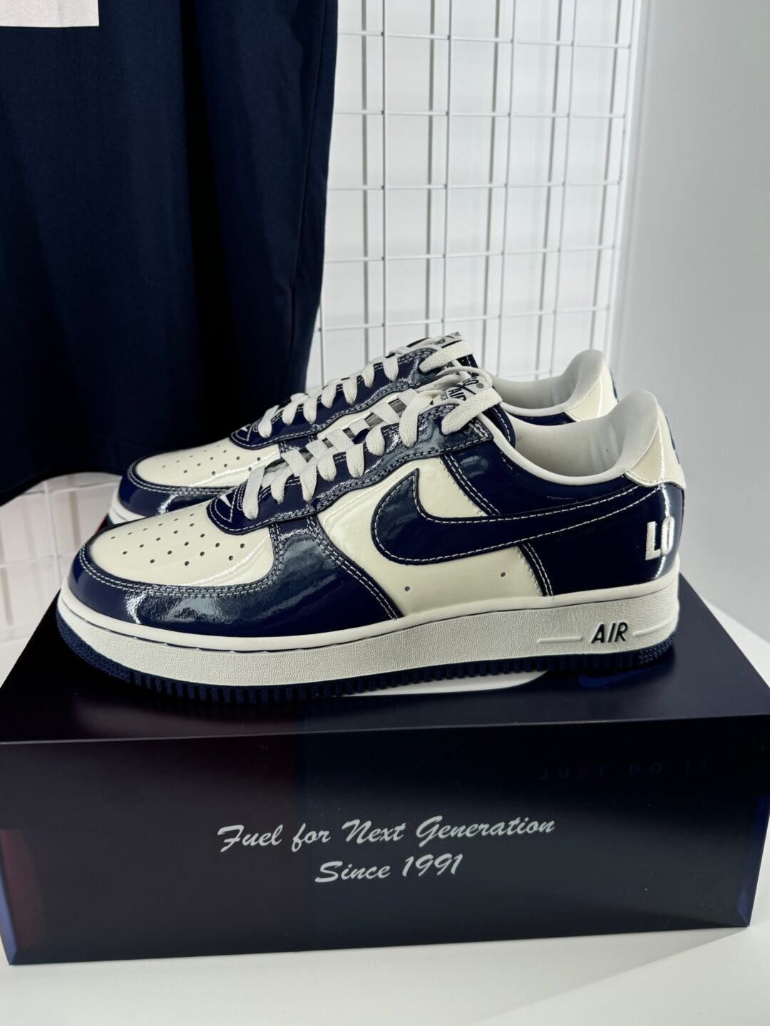 【2026年 5/1 & 5/2 発売】NIGO × NIKE AIR FORCE 1 01 LOW “Last Orgy 2” (ニゴー ナイキ エア フォース 1 ロー “ラストオージー”) [IO8765-100]