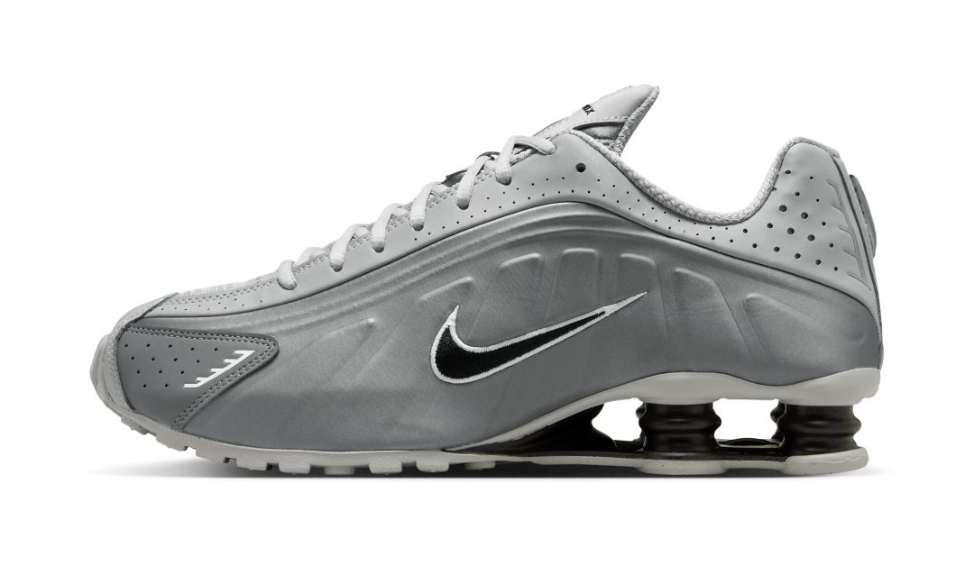 【2026年 発売】NIKE SHOX R4 “Light Smoke Grey/Smoke Grey” (ナイキ ショックス “ライトスモークグレー/スモークグレー”) [HQ1988-011]