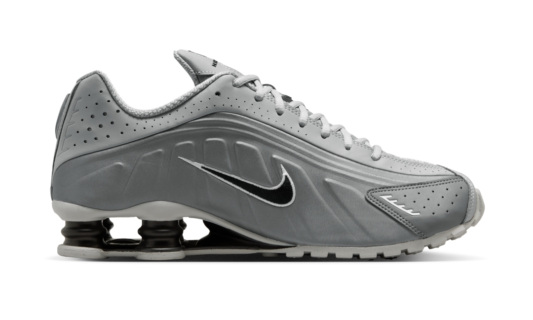 【2026年 発売】NIKE SHOX R4 “Light Smoke Grey/Smoke Grey” (ナイキ ショックス “ライトスモークグレー/スモークグレー”) [HQ1988-011]