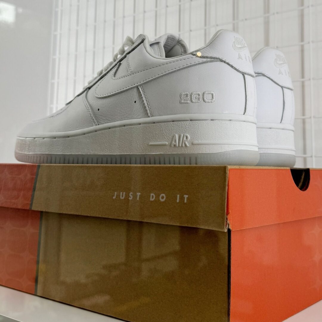 【サンプル】NIGO × NIKE AIR FORCE 1 LOW “Triple White/2GO” (ニゴー ナイキ エア フォース 1 ロー “トリプルホワイト”)