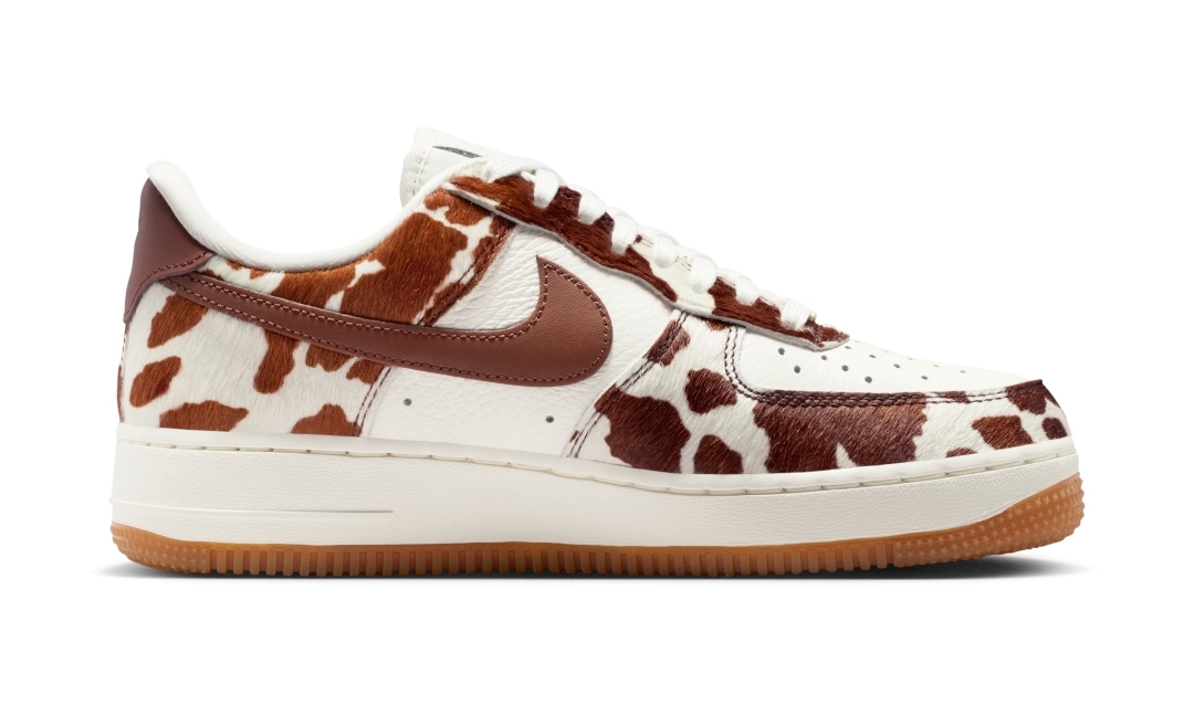 【2026年 夏 発売予定】NIKE W AIR FORCE 1 LOW “Cow Print/Field Brown” (ナイキ エア フォース 1 ロー “カウプリント/フィールドブラウン”) [IO0442-200]