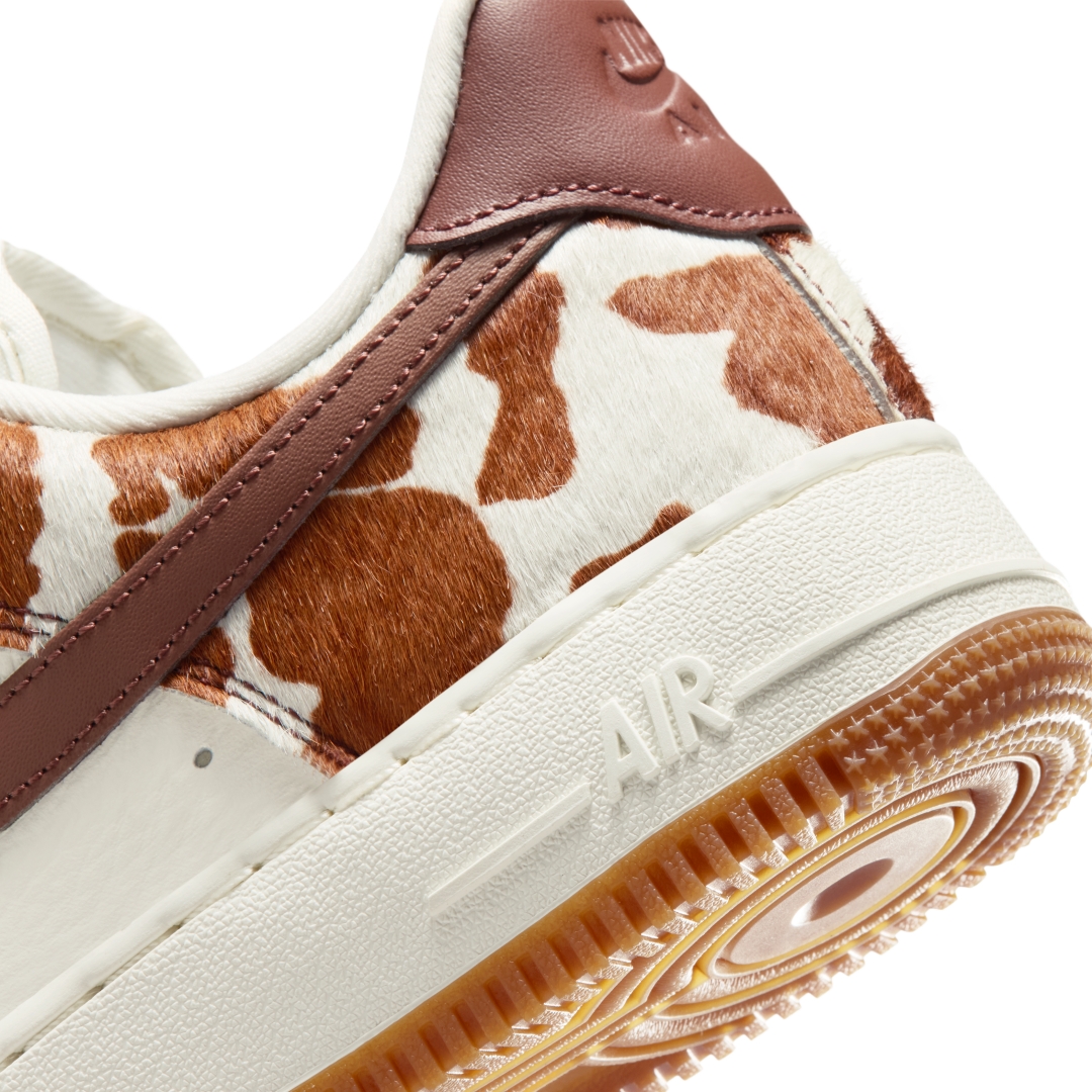 【2026年 夏 発売予定】NIKE W AIR FORCE 1 LOW “Cow Print/Field Brown” (ナイキ エア フォース 1 ロー “カウプリント/フィールドブラウン”) [IO0442-200]