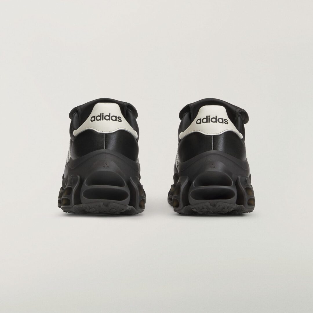 【2026年 発売】Willy Chavarria × adidas Originals 2026 SS MEGARIDE “Black/White” (ウィリーチャバリア アディダス オリジナルス メガライド “ブラック/ホワイト”) [KZ8743]
