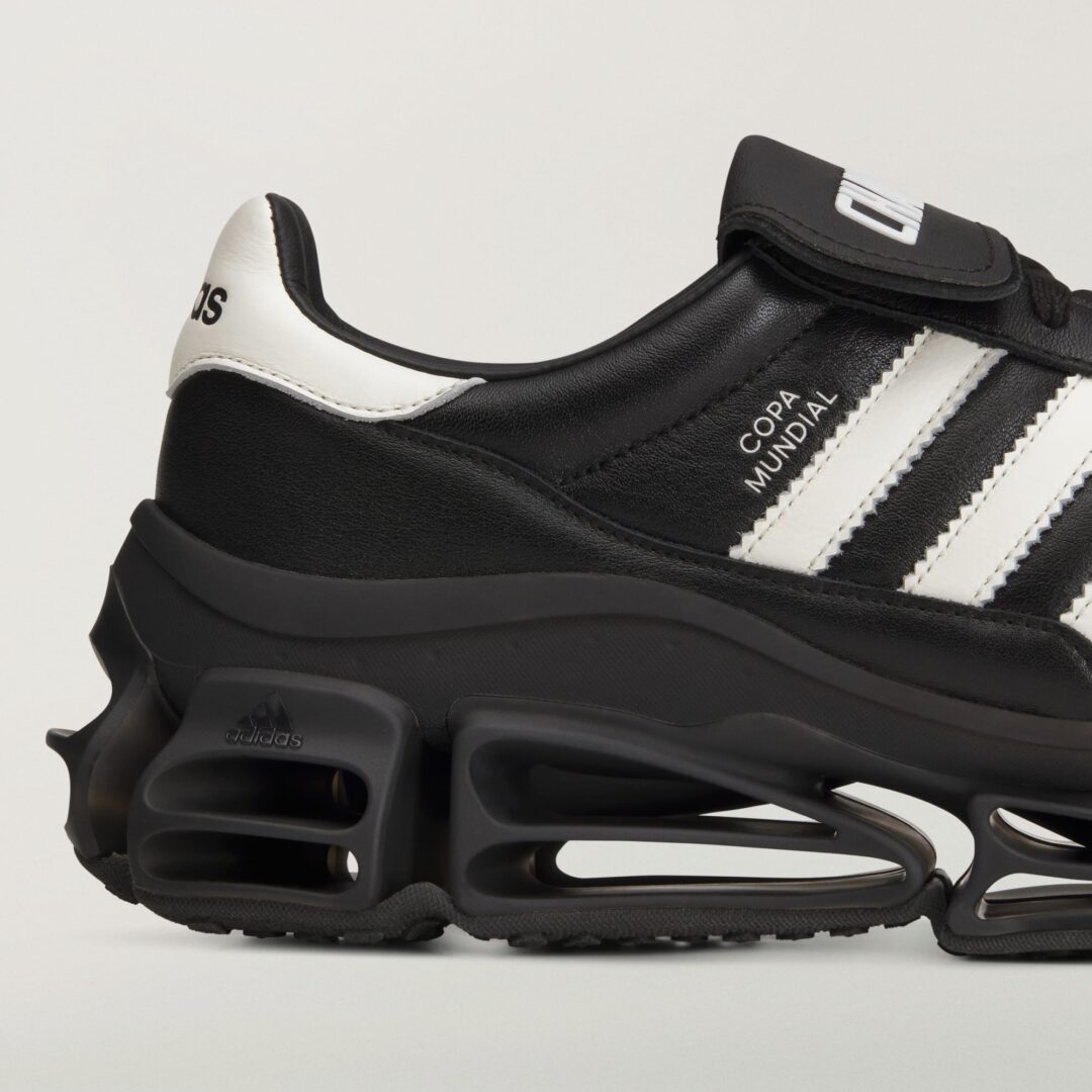 【2026年 発売】Willy Chavarria × adidas Originals 2026 SS MEGARIDE “Black/White” (ウィリーチャバリア アディダス オリジナルス メガライド “ブラック/ホワイト”) [KZ8743]
